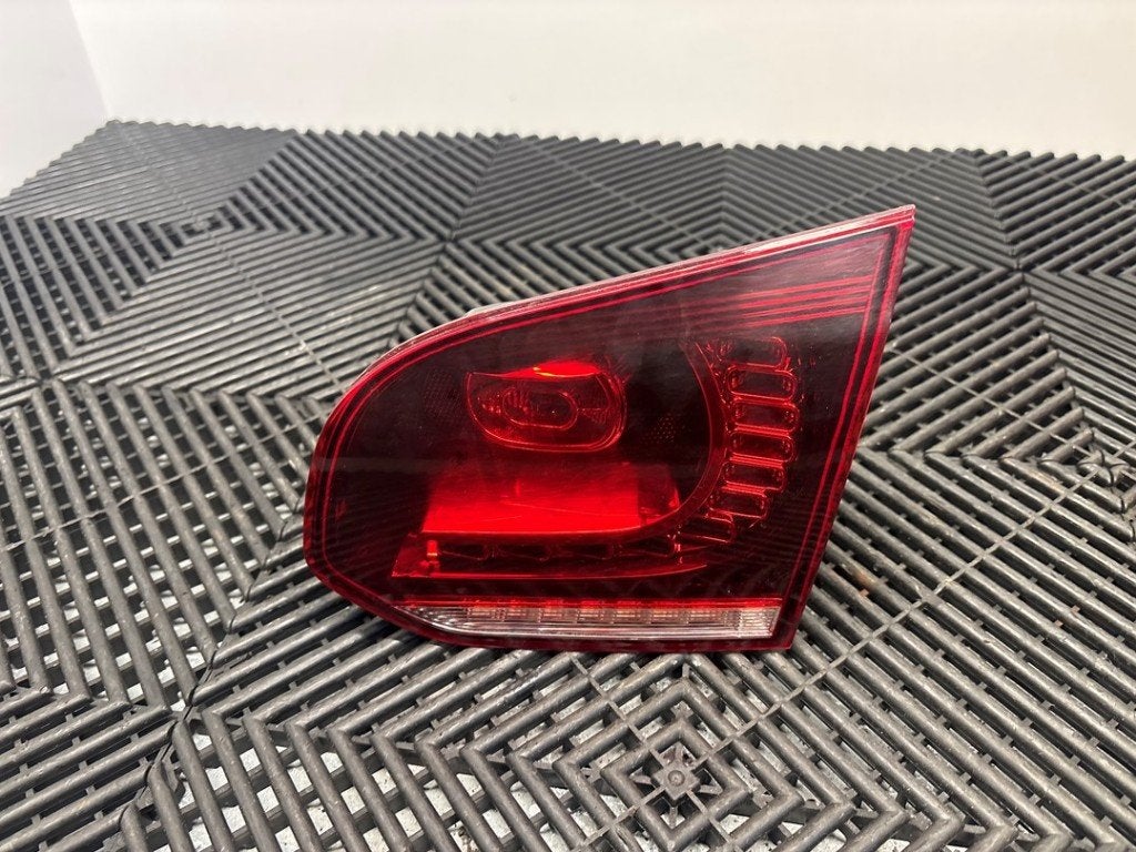 FEU ARRIÈRE DROIT Volkswagen Golf VI (5K1) (|5K0945094R|), Volkswagen, Volkswagen AG, Utilisé, Kundenbetreuung@volkswagen.de