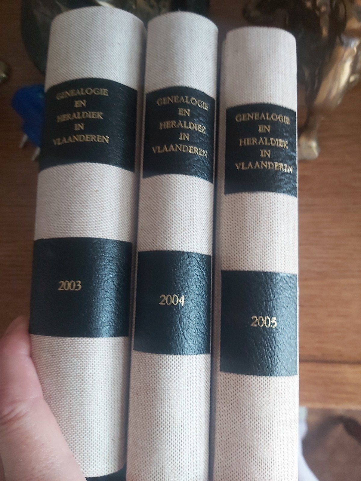 Genealogie en heraldiek in Vlaanderen. 2003, 2004 ,2005, Boeken, Ophalen of Verzenden, Zo goed als nieuw, Overige typen