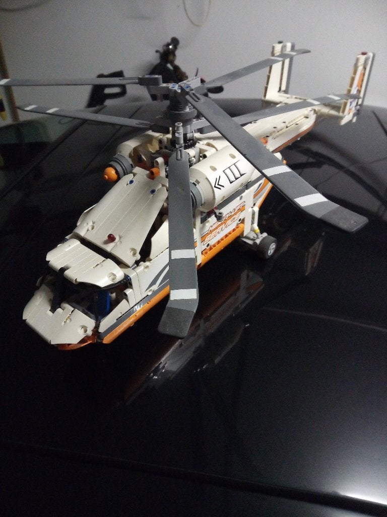 De Lego-helikopter is al gemonteerd. Compleet met doos, Hobby en Vrije tijd, Modelbouw | Vliegtuigen en Helikopters, Ophalen, Zo goed als nieuw