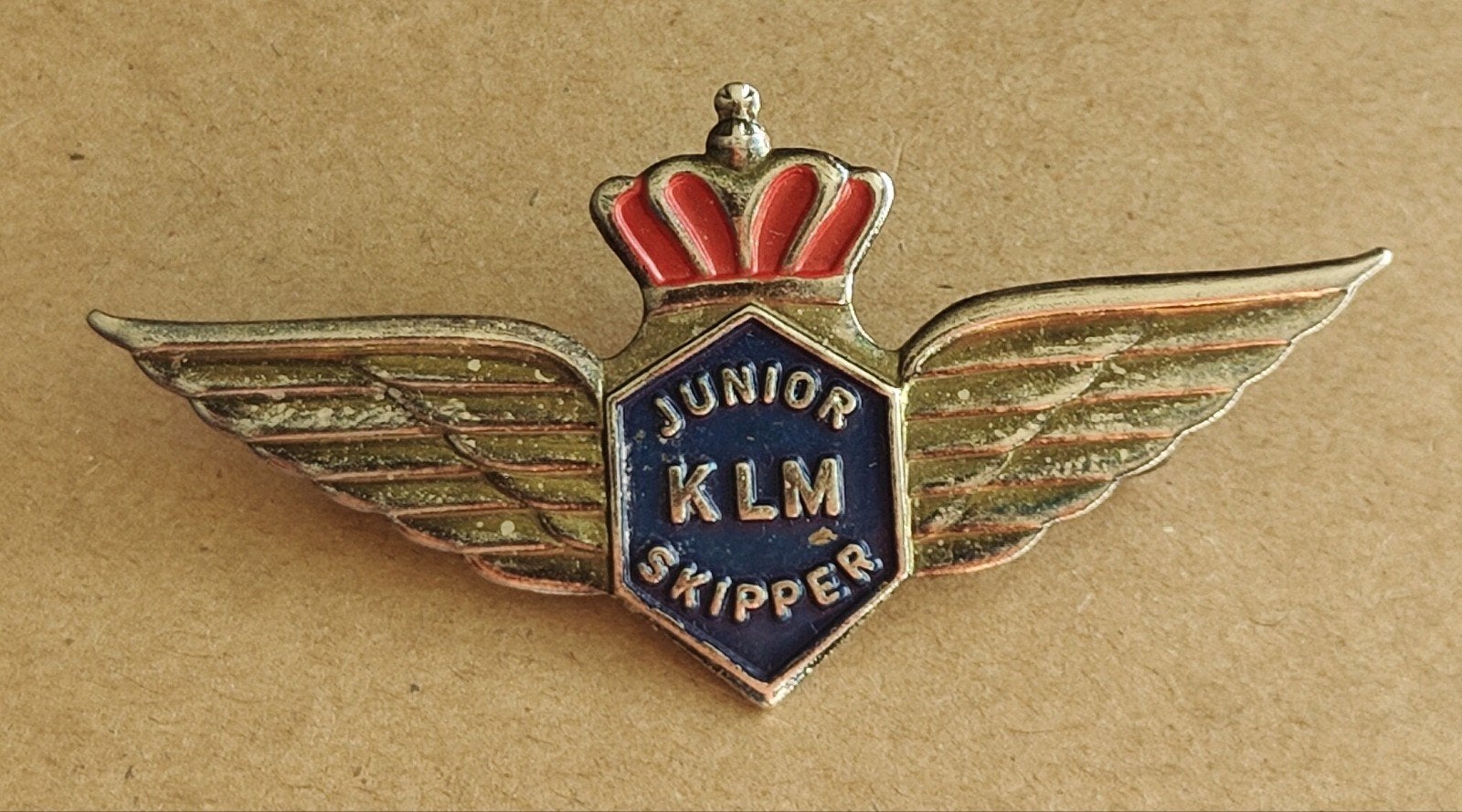 Emblème KLM Junior Skipper, Enlèvement ou Envoi, Comme neuf, Écusson, Insigne ou Logo