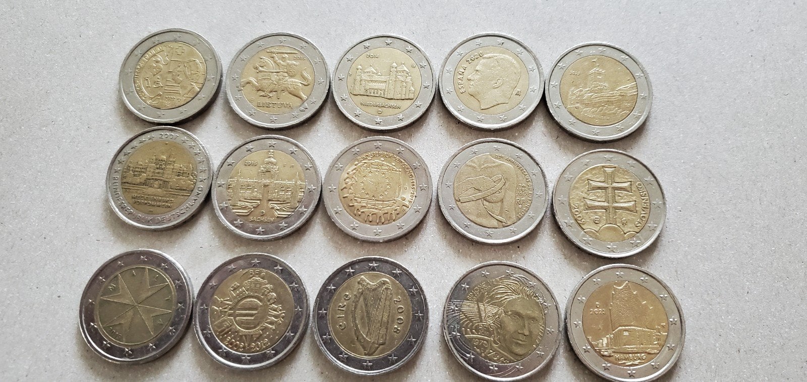 2 euro munten 15 stuks gebruikte staat.

Enkel in 1 lot voor, Enlèvement, Belgique, 2 euros