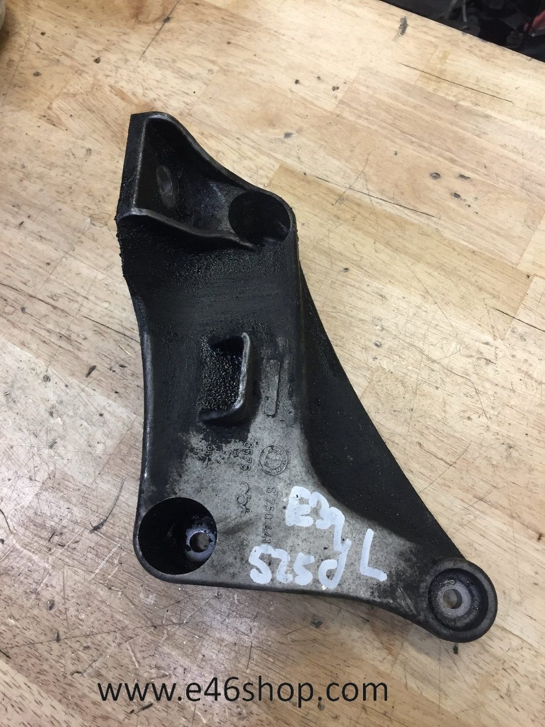 Motorsteun houderplaat BMW M57 oe 6750441, Gebruikt, -, -, Ophalen of Verzenden