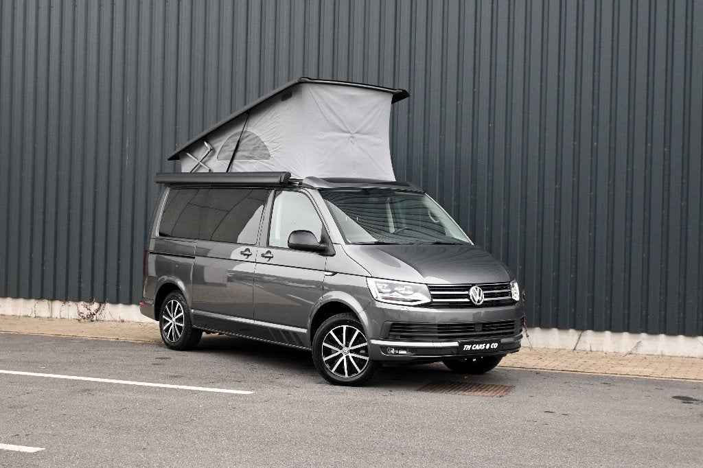 Vw California Beach LED DSG 5zit 4slaap Webasto trek ACC BTW, Auto's, 4 cilinders, 2535 kg, 2500 kg, 146 kW