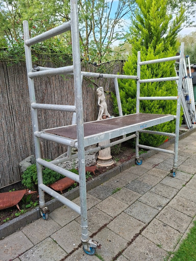 steiger merk solide/kamersteiger plooibaar, Bricolage & Construction, Enlèvement, Utilisé, Échafaudage fixe ou roulant, 2 à 5 mètres