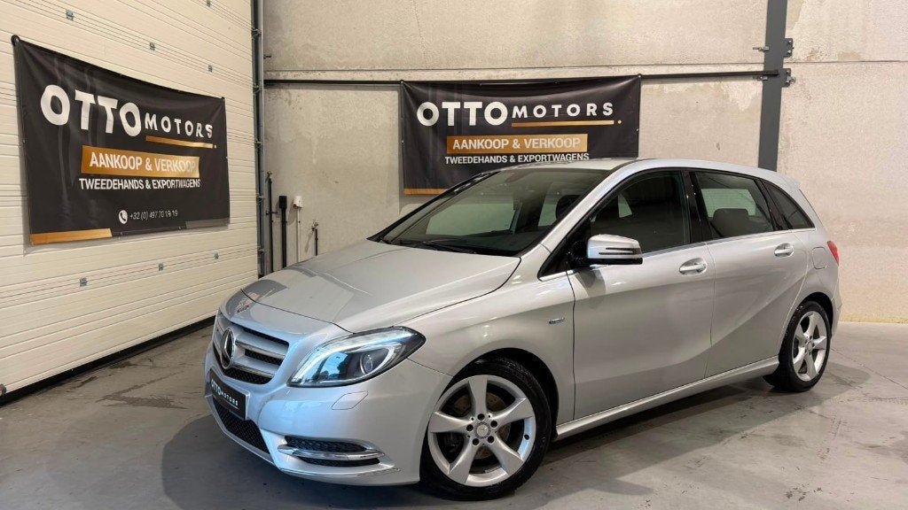 Mercedes B180 CDI | Sportpakket | Bi-Xenon|Dealeronderhouden, Voorwielaandrijving, Zwart, 4 cilinders, Bi-Xenon koplampen