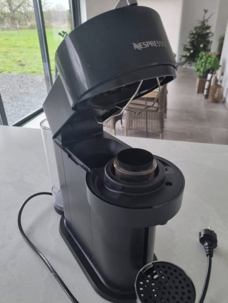 Nespresso Vertuo Next, Electroménager, Machine à espresso, Réservoir d'eau amovible, Enlèvement ou Envoi, Dosettes et capsules de café