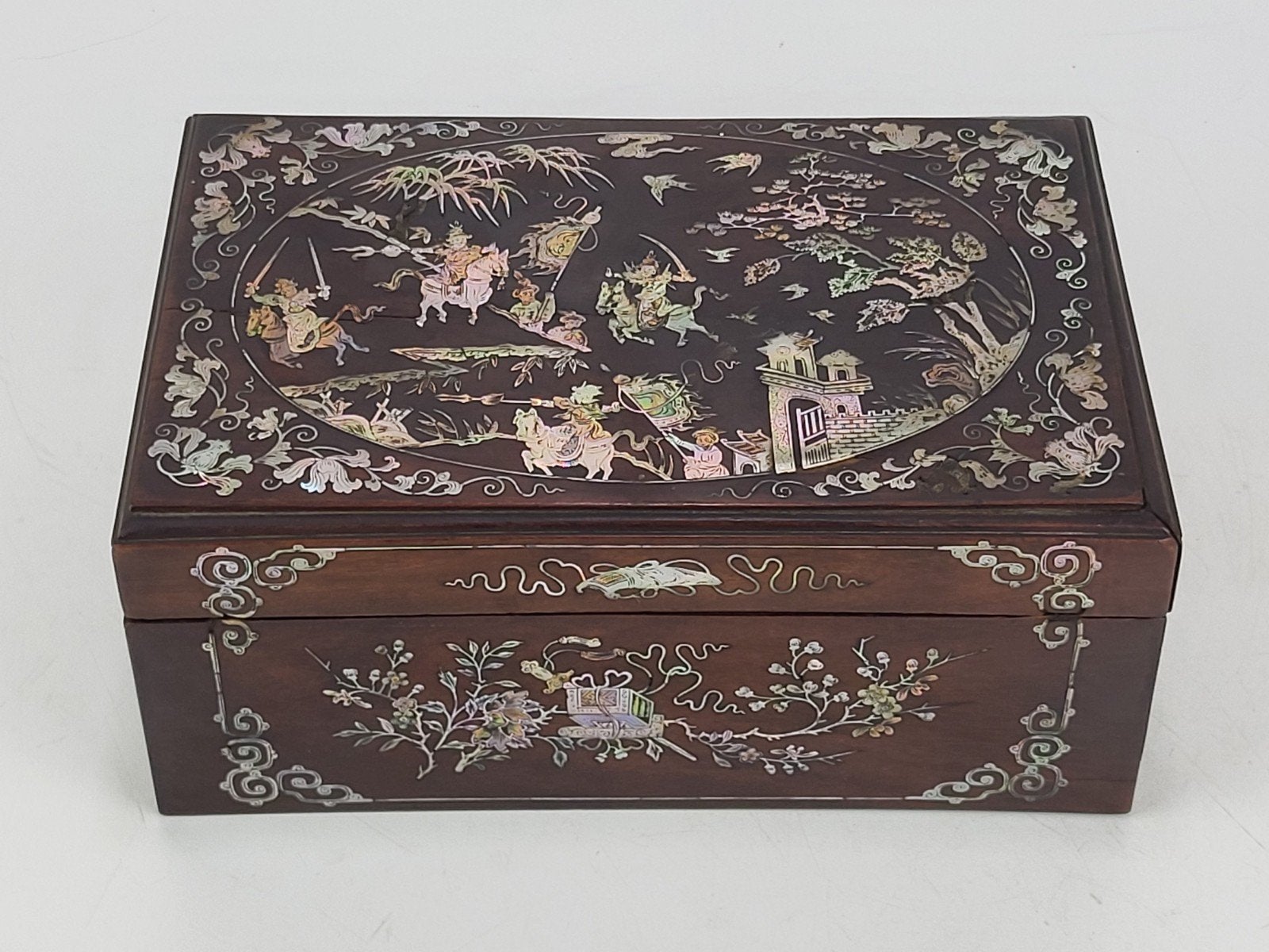 Antieke Vietnamese / Chinese Parelmoer Inlegwerk DoosSfeervo, Ophalen of Verzenden, Beeld