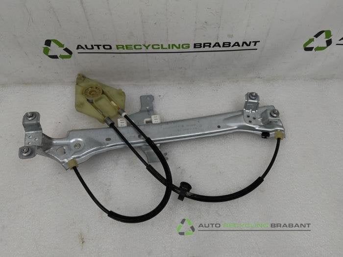 Mécanique vitre 4portes arrière droite d'un Renault Megane, -, 3 mois de garantie, Utilisé, -