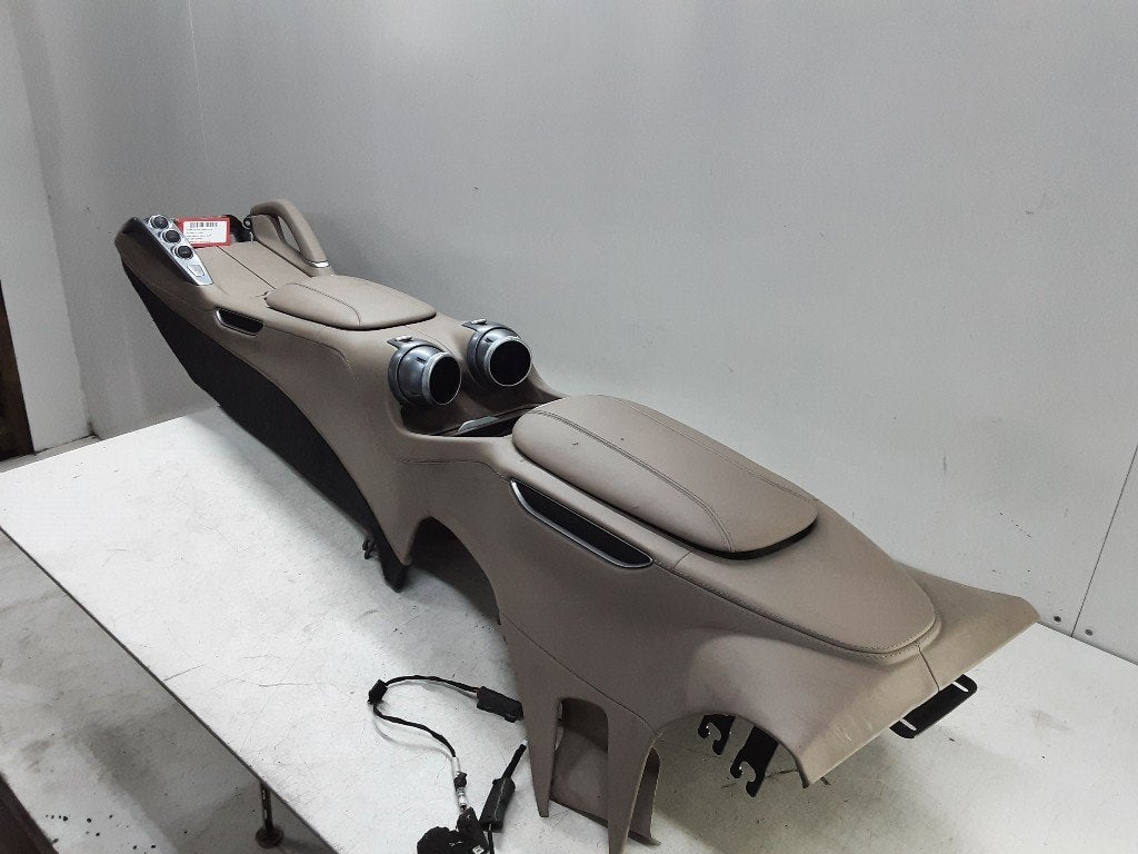 MIDDENCONSOLE Ferrari GTC4 Lusso (01-2016/-), Gebruikt, Mevr. I. Hauben, Ferrari, Rue de l'Espoir 34 34
4030  GRIVEGNÉE, BE