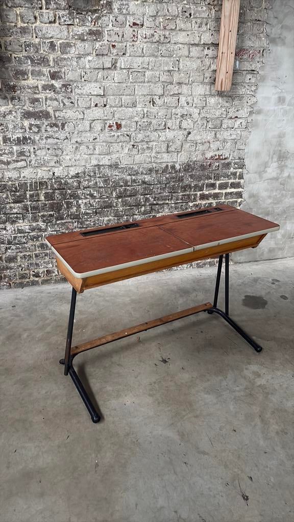 Vintage schoolbank bureau, Ophalen