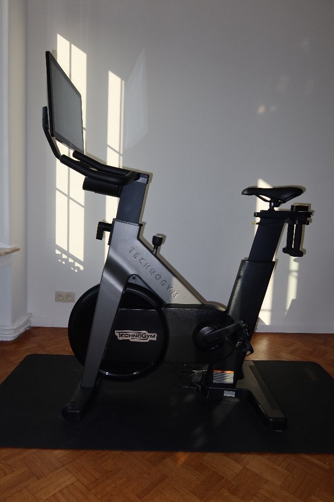 Technogym Spinning Bike, Sport en Fitness, Ophalen, Zo goed als nieuw