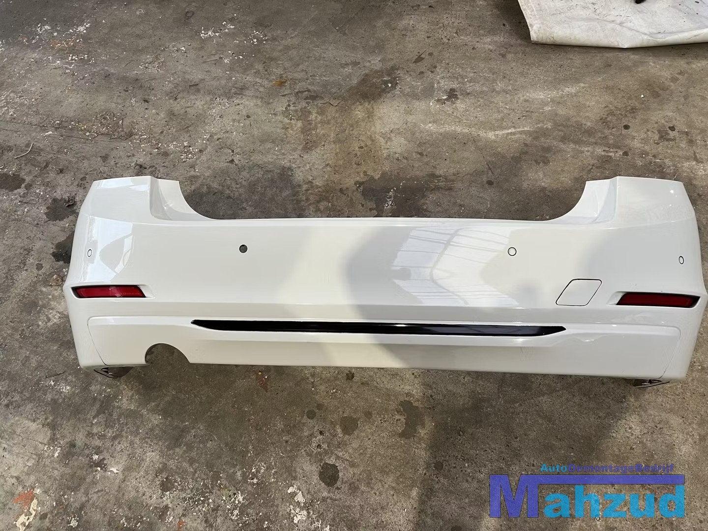 BMW 3 SERIE F30 WIT Achterbumper 2011-2019, Petuelring 130
80788  Munich, DE, Arrière, Pare-chocs, Info@bmw.de