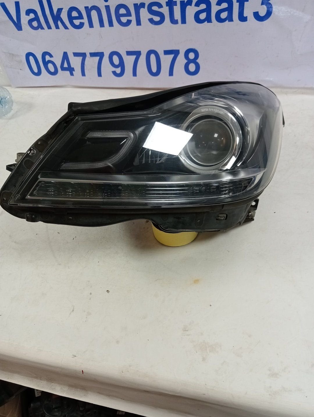 mercedes C-klasse w204 koplamp A2048207939, Autos : Pièces & Accessoires, Éclairage, Utilisé, -, -, Enlèvement ou Envoi
