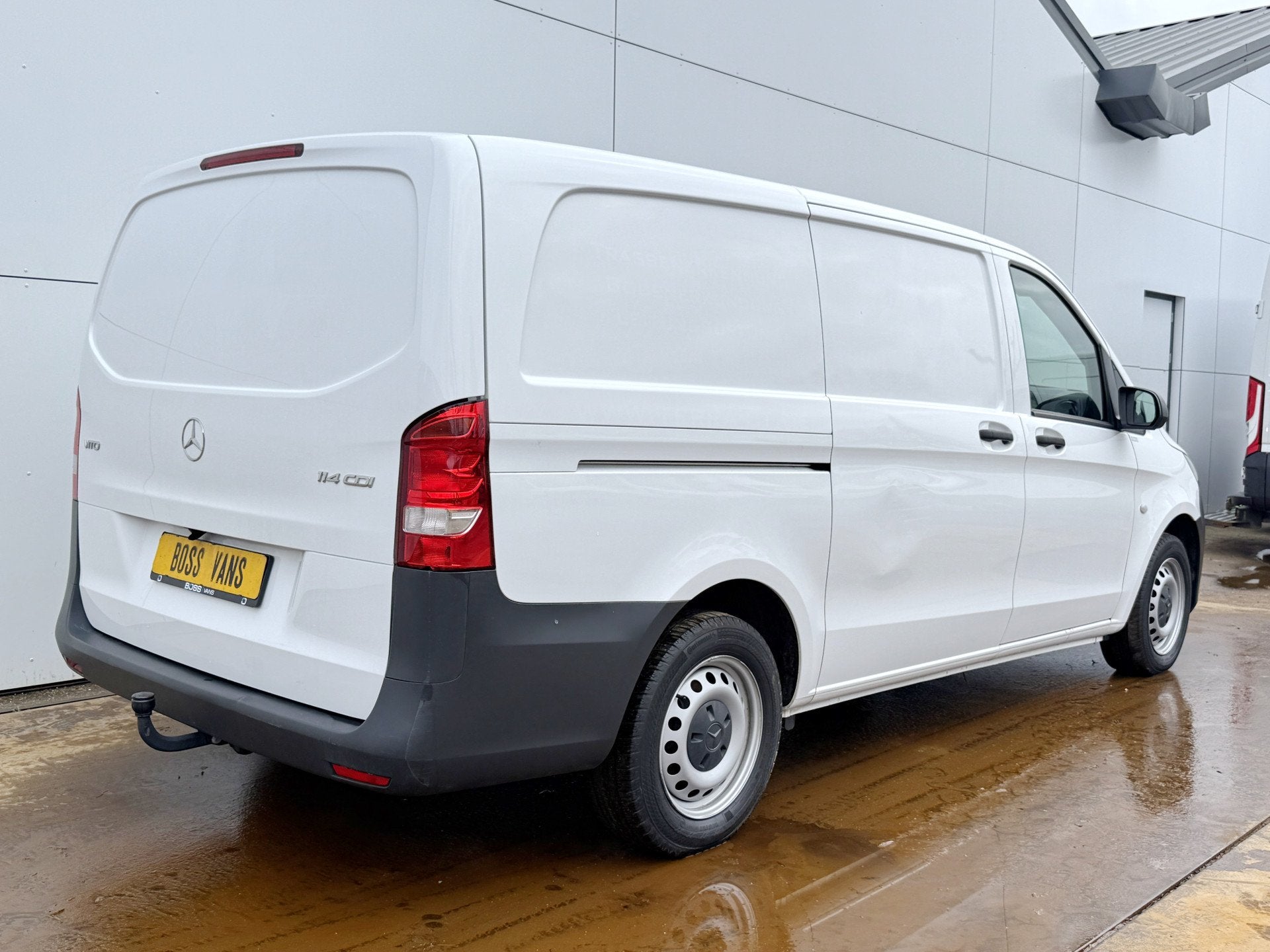 Mercedes-Benz Vito 114 1.9 CDI Automaat L2H1 Achterklep Clim, Auto's, Bestelwagens en Lichte vracht, Automaat, 4 deurs, Achterwielaandrijving