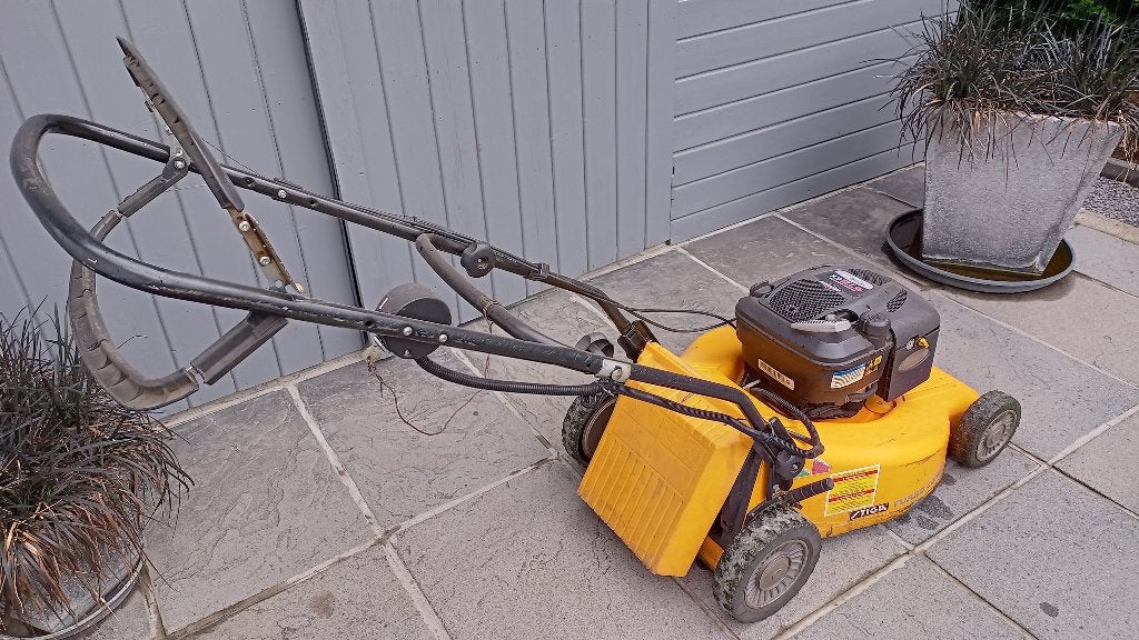 Zelftrekkende grasmaaier, Tuin en Terras, Ophalen, Gebruikt, Mulchfunctie, Benzine-grasmaaier