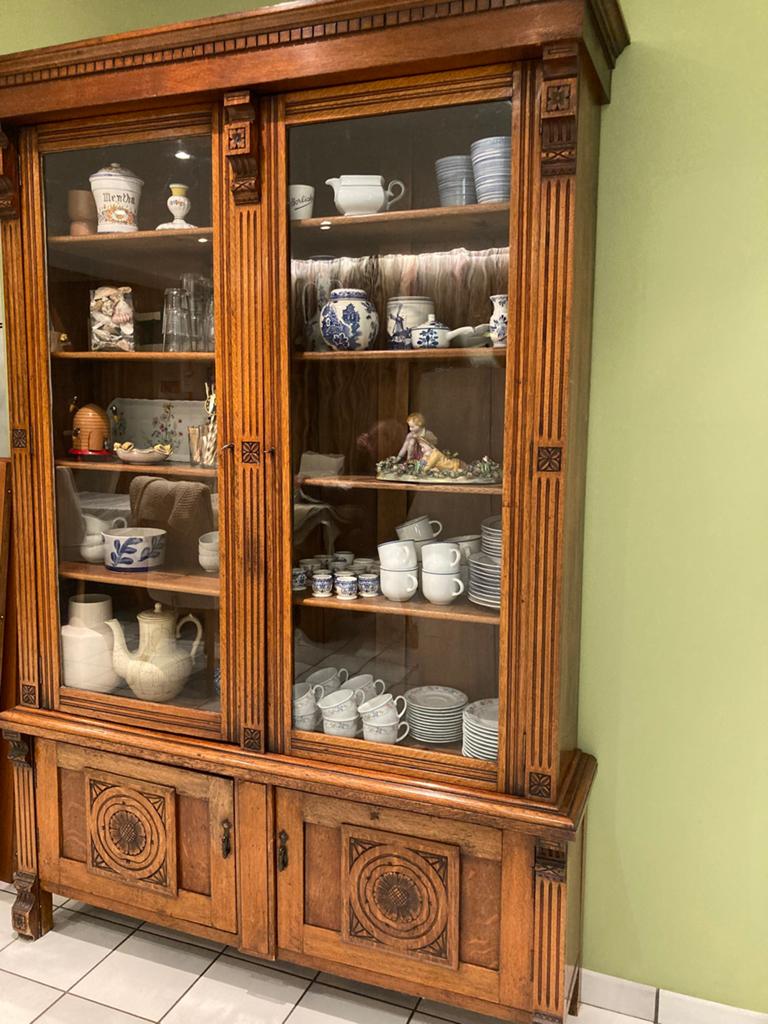 Prachtige Engelse antieke vitrine boeken- of decoratie kast, Ophalen