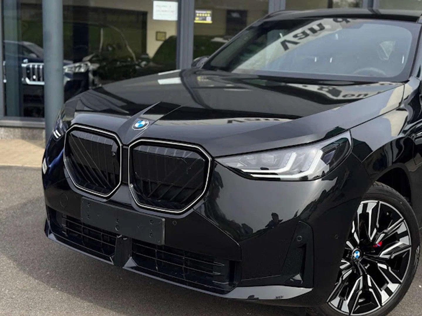 BMW X3 30e xDrive M Sport Pro / PANO / TRKHK / 360 / HUD, Auto's, BMW, Automaat, Zwart, 4 cilinders, Zwart