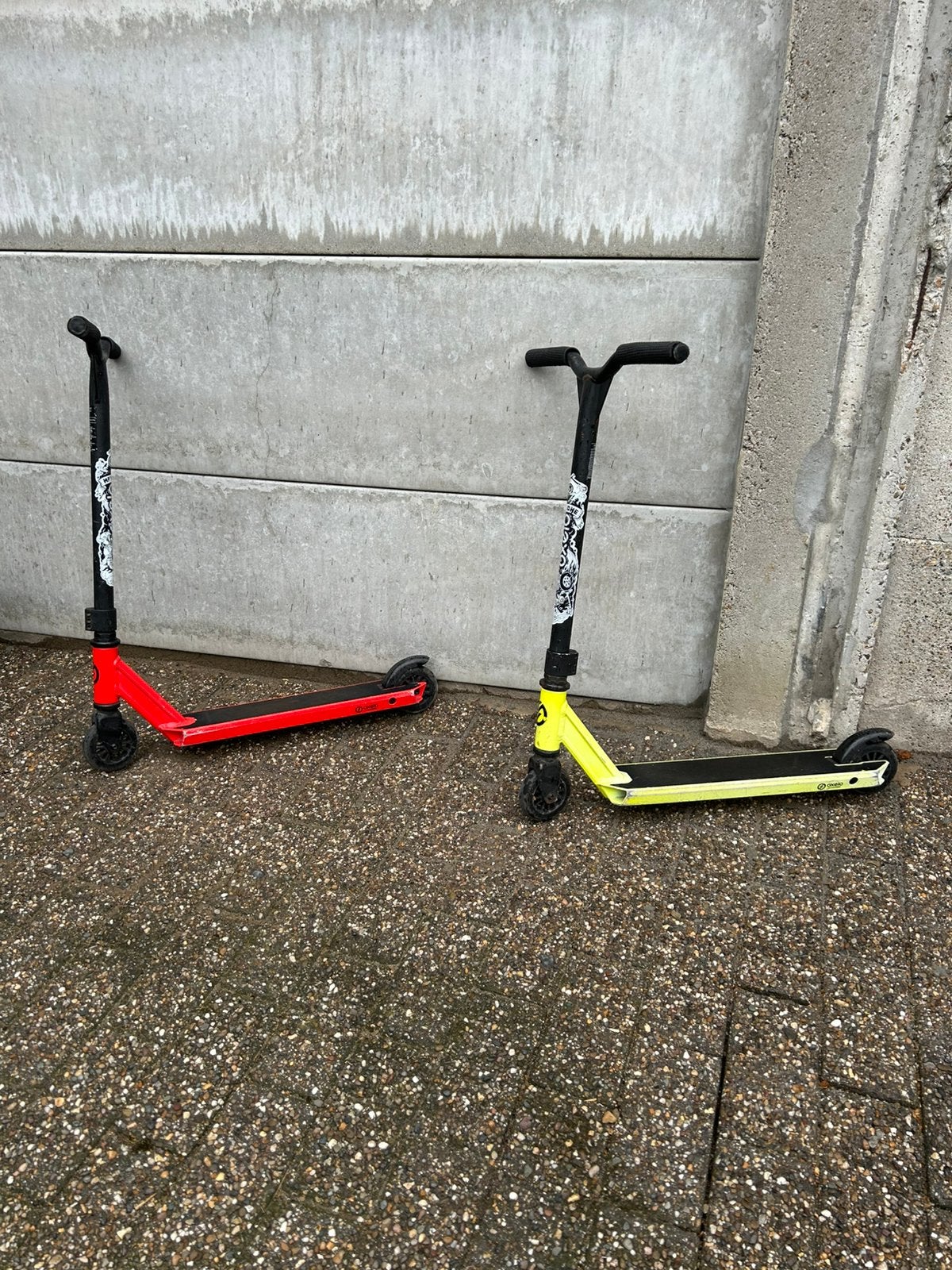 Rode step en gele step, Ophalen, Zo goed als nieuw