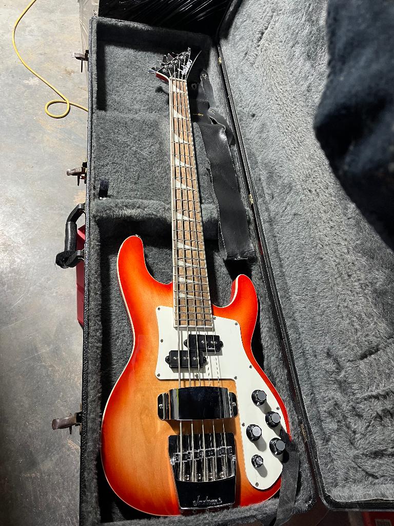Jackson X series Concert CBXNT  Bass 5 string, Musique & Instruments, Instruments à corde | Guitares | Basses, Enlèvement, Comme neuf