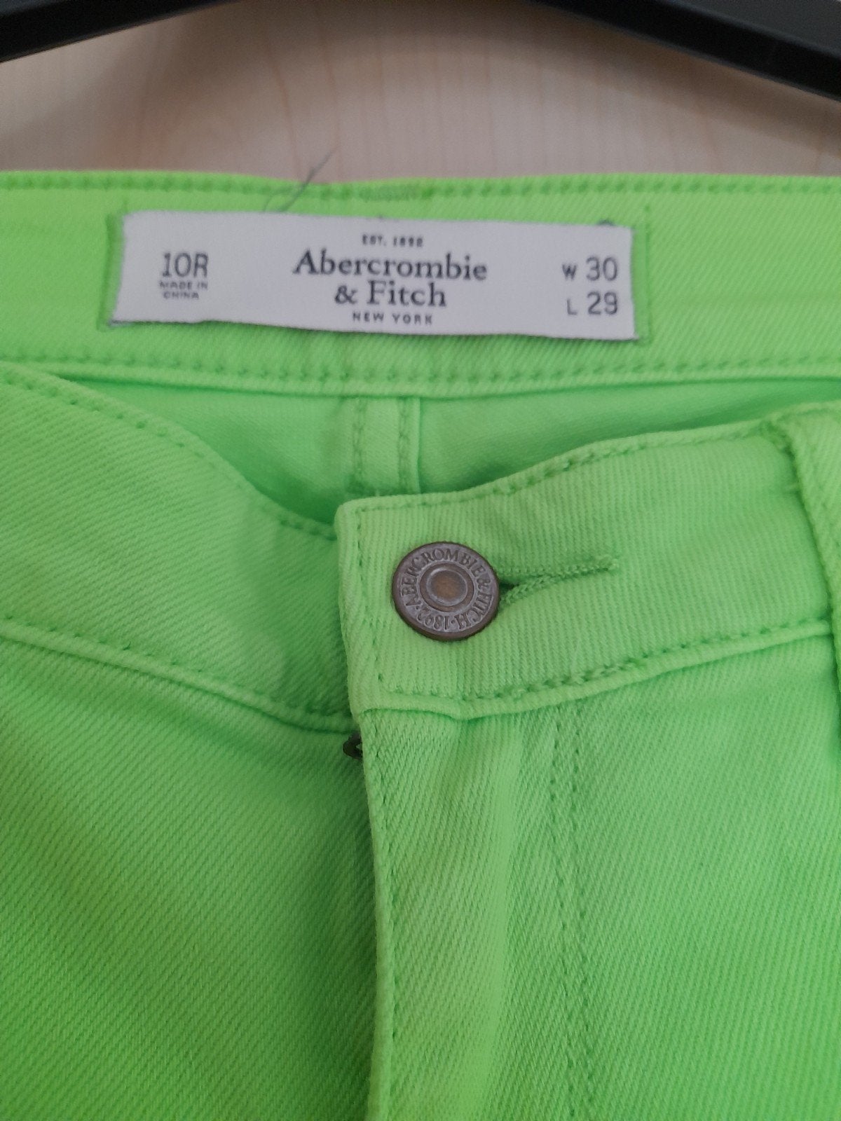 felle groene jeansbroek maat 42,nieuwstaat, Ophalen