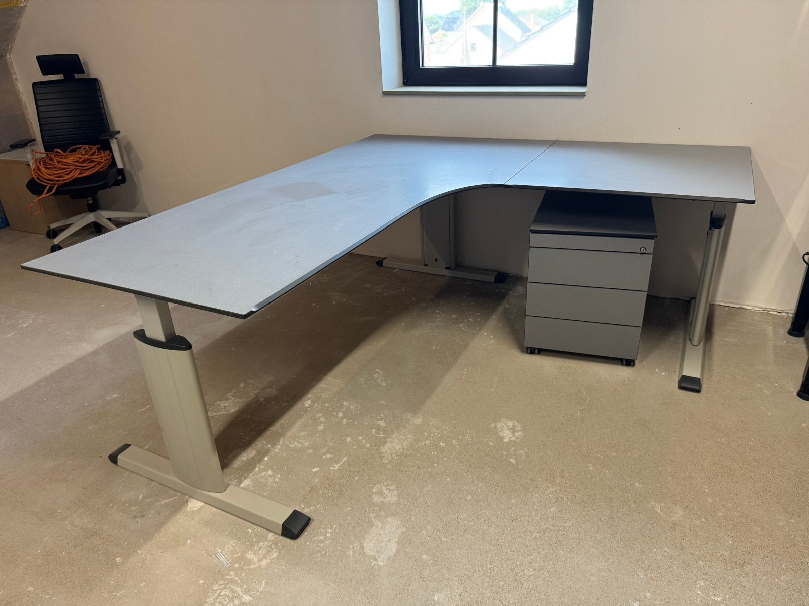 Bureau met ladeblok en 2 bureaustoelen gratis op te halen., Ophalen, Gebruikt, Hoekbureau, Vintage