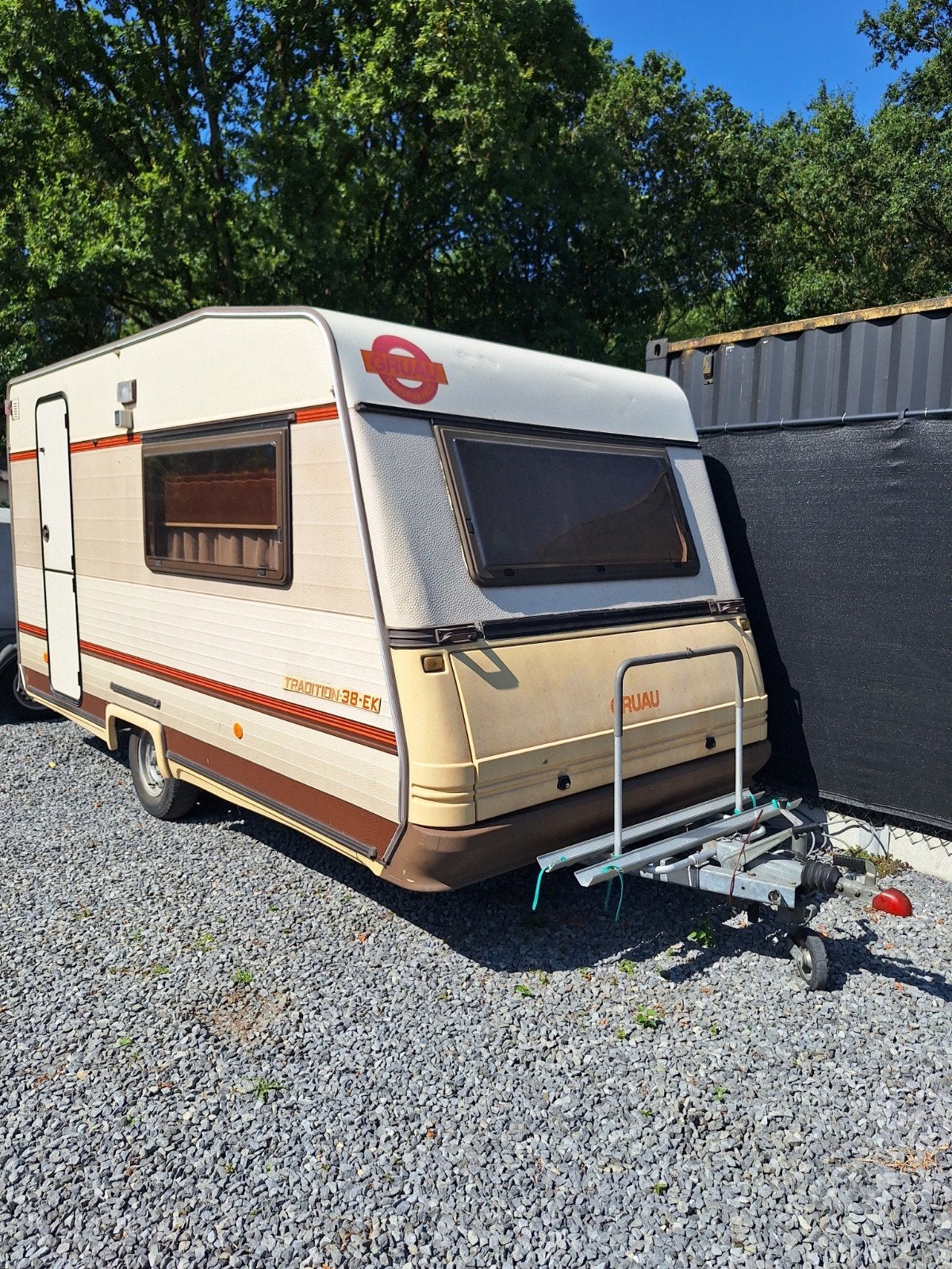 Gruau 1989, Caravanes & Camping, Caravanes, Particulier, jusqu'à 3, 500 - 750 kg, Banquette en rond, Lit dans la longueur, 4 à 5 mètres