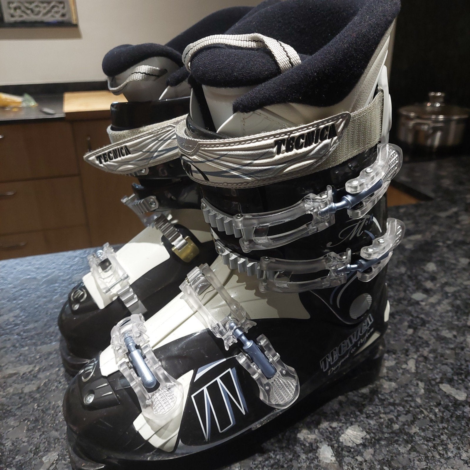 Botte de ski Technica Attiva Mega+ X Comfortfit pour femme, Enlèvement