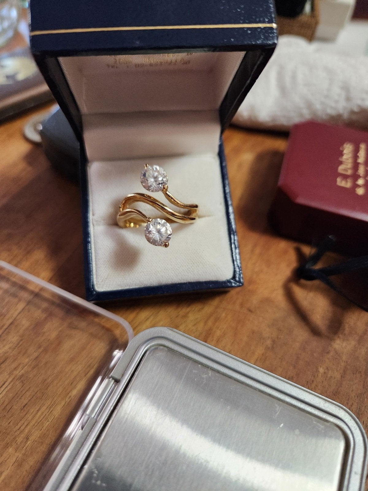 bague solide or 18kt et zircons importants, Enlèvement ou Envoi, Or, Or