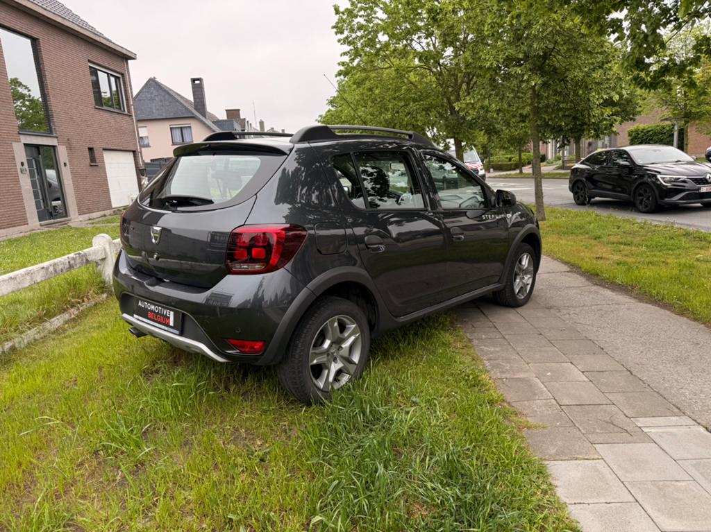 Dacia Sandero Stepway 2018 Benzine 59.000km Airco Navi, Stof, Zwart, Zwart, Bedrijf