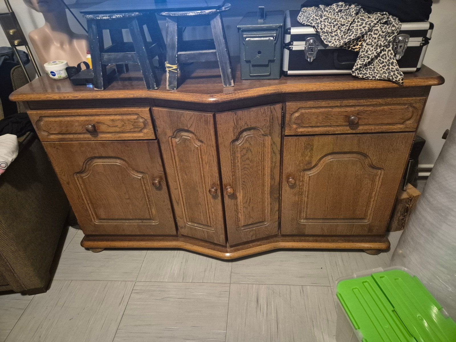 Gratis dressoir kast . 1m52 l bij 50 B, Enlèvement