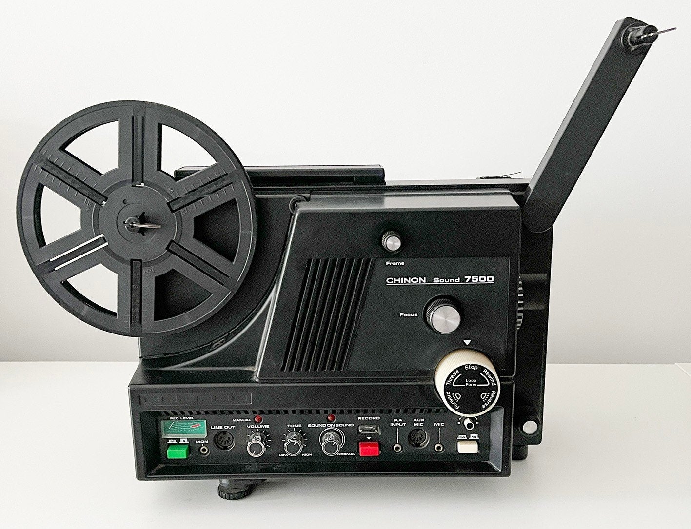 8 mm filmprojector Chinon Sound 7500, Verzamelen, Foto-apparatuur en Filmapparatuur, Ophalen, Projector
