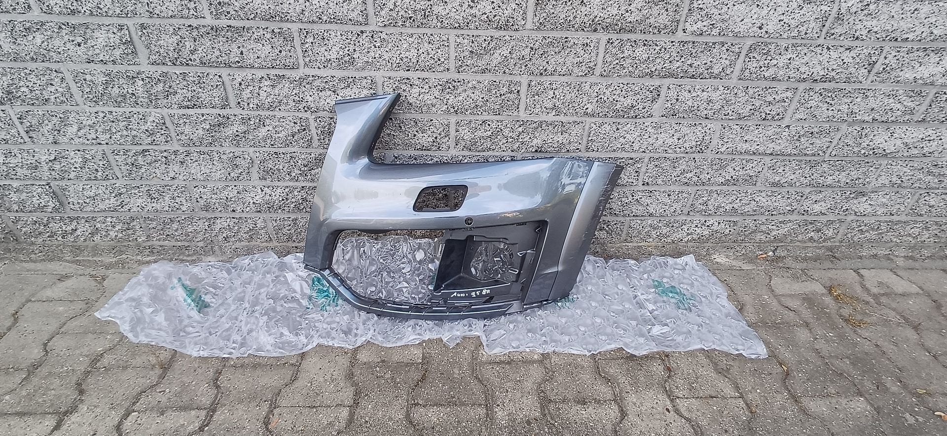 Audi Q5 Bumperhoek Voorbumper 8R0807437R 1x PDC Koplamspr., Gebruikt, -, -, Bumper