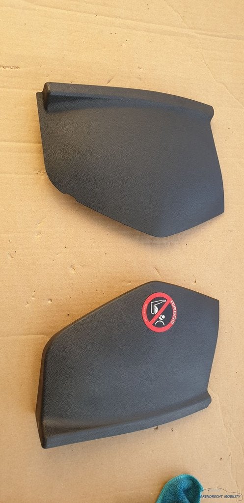 Afdekkap L+R W209 CLK Mercedes A2096800423 LHD origineel geb, Gebruikt, Mercedes-Benz AG, Mercedes-Benz, Mercedesstrasse 120
70372  Stuttgart, DE