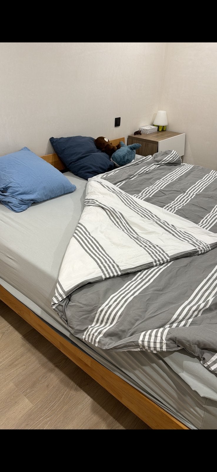 Le lit 2 x 2 peut être récupéré gratuitement, Enlèvement, Comme neuf, 200 cm