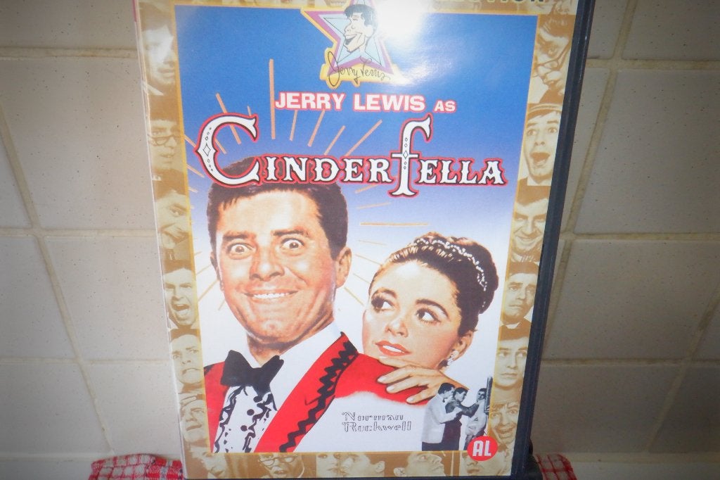 DVD Cendrillon. (Jerry Lewis), CD & DVD, DVD | Comédie, Comme neuf, Comédie d'action, Tous les âges, Anglais, Allemand, Français