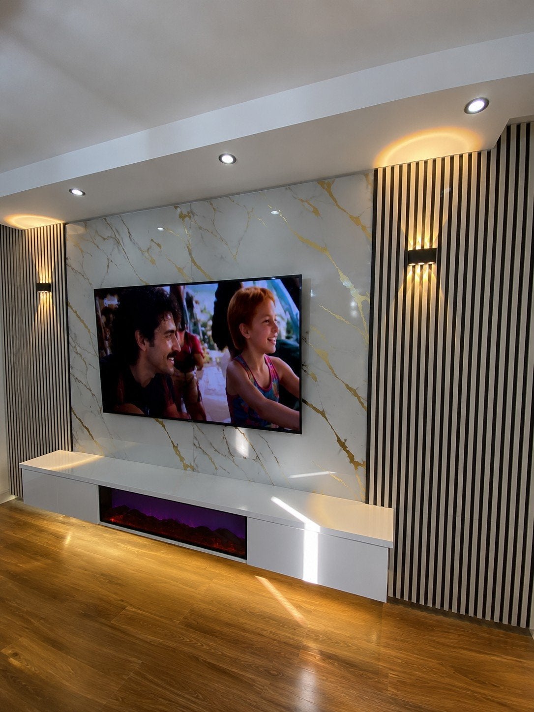 Panneaux PVC effet marbre et tasseaux décoratif - Prix exces, Enlèvement, Bois