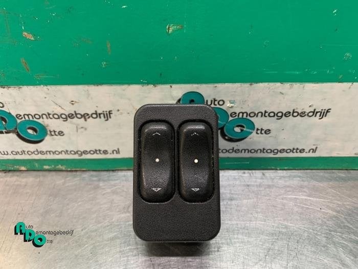 Commutateur vitre électrique d'un Opel Meriva (Meriva 03-), -, Opel, 3 mois de garantie, Utilisé