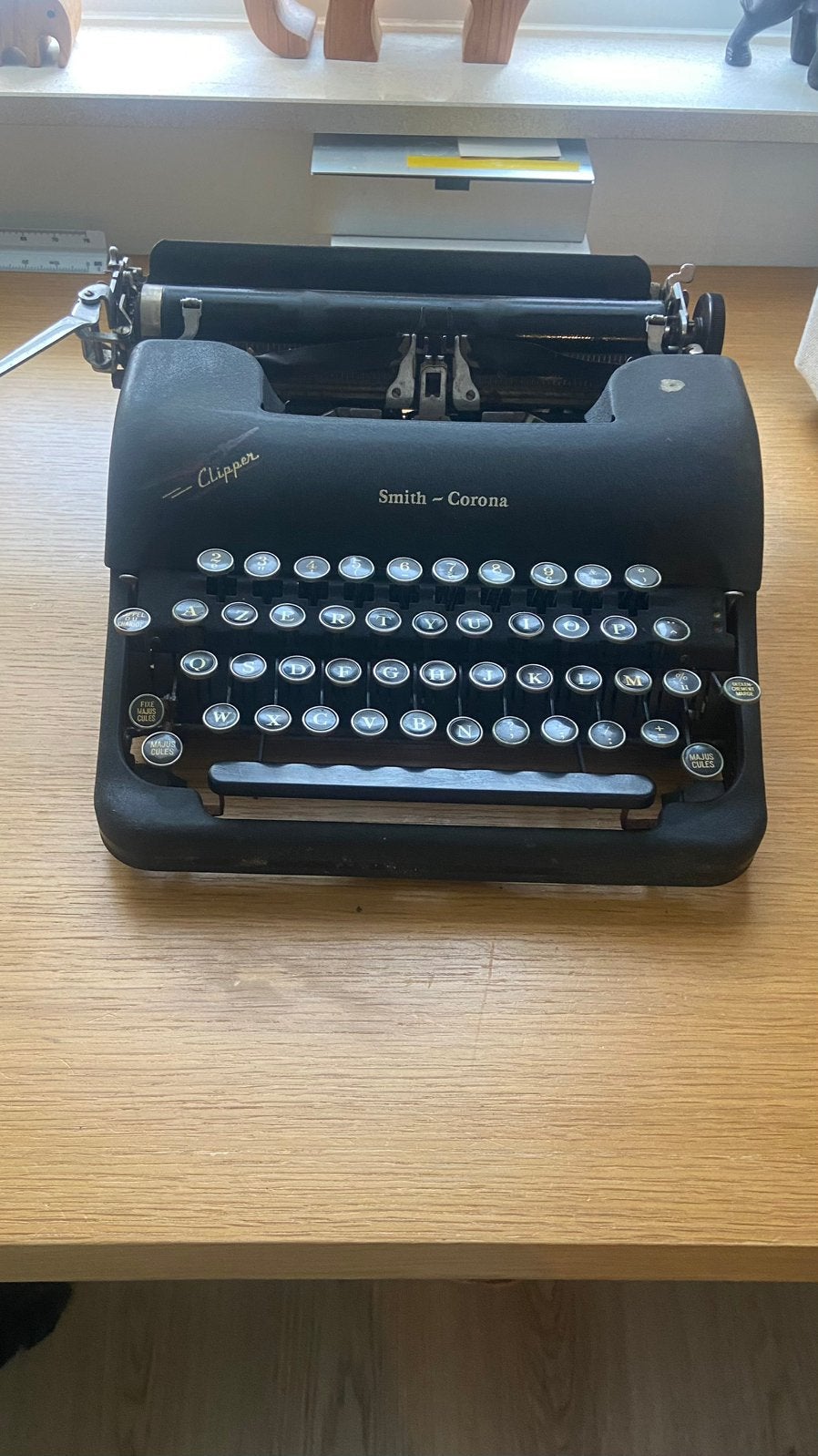Oud (antiek) draagbare schrijfmachine van voor 1950, Diversen, Typemachines, Ophalen, Gebruikt