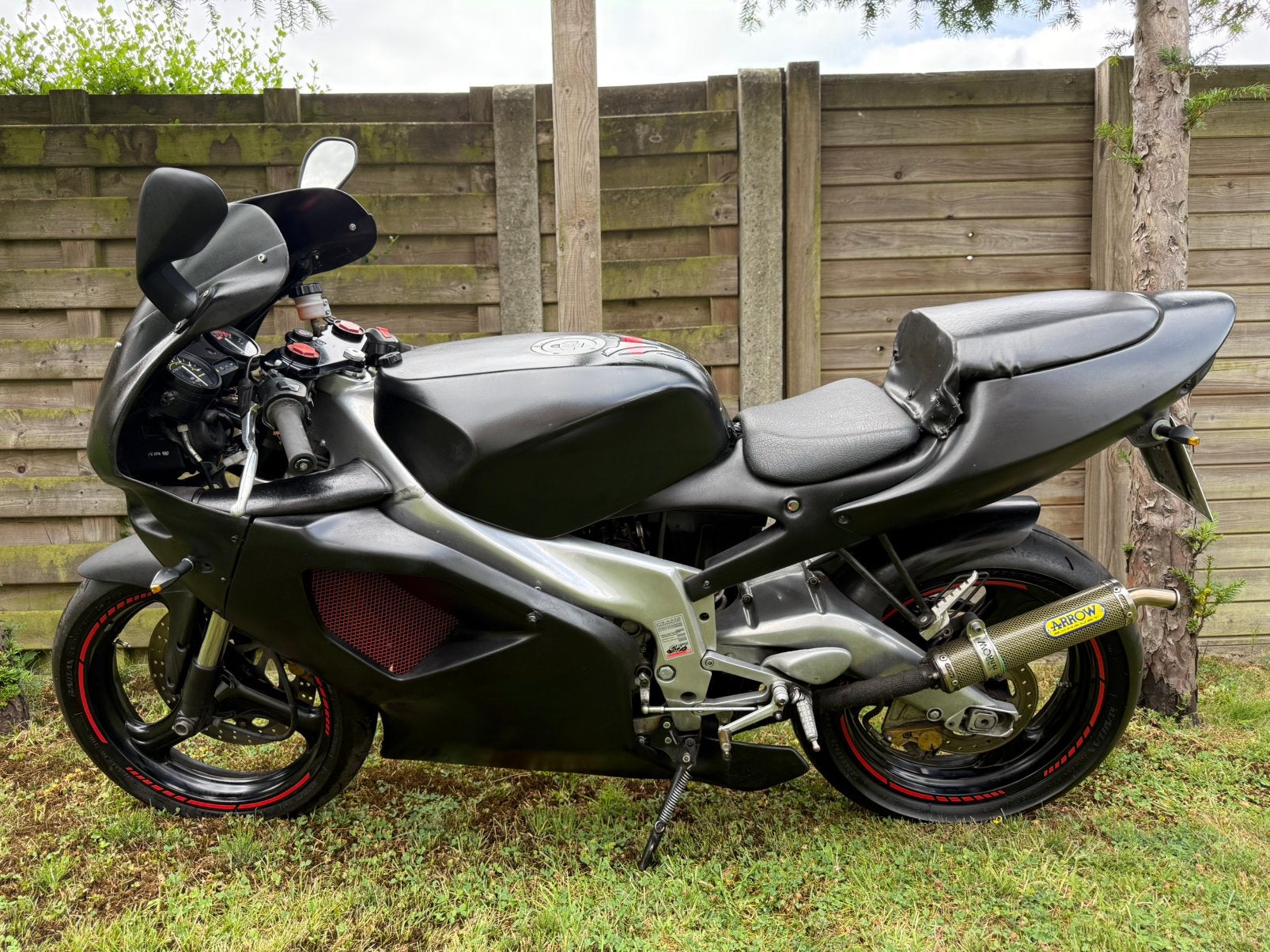 Aprilia RS 125 cc 2 Tact pour la mise en page, Enlèvement