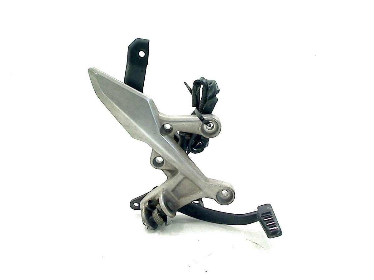 REPOSE PIEDS AVANT DROIT Honda CB 500 X 2023- (01-2023/-), Dhr. S. di Majo, Utilisé, Info@cama-motorparts.nl, P.J. Troelstraweg 8 8
3144 CX  MAASSLUIS, NL