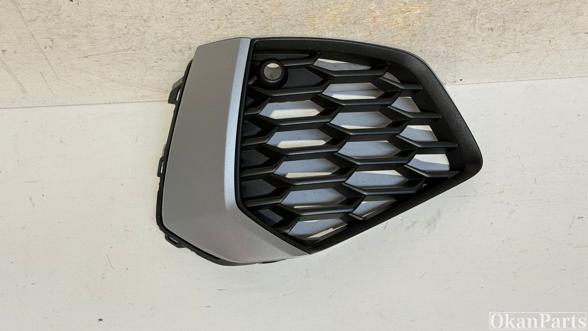 Cache de feu antibrouillard droit Audi A3 S-line 8Y0807682, Info@fabrikant.eu, Fabrikant BV, Pare-chocs, Fabrikantstraat 1
1000 AA  Amsterdam, NL