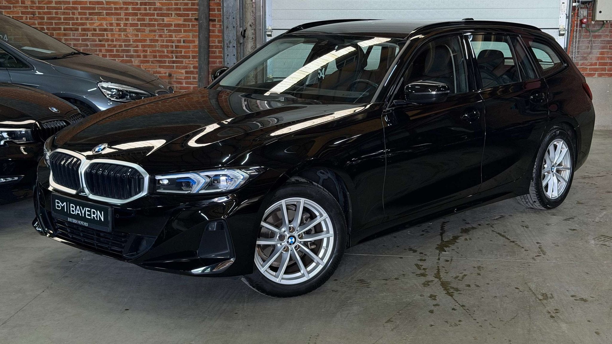 BMW 318 iA Facelift Benzine Garantie EURO 6d LED Virtual C, Autos, Achat, Euro 6, Carnet d'entretien, Noir