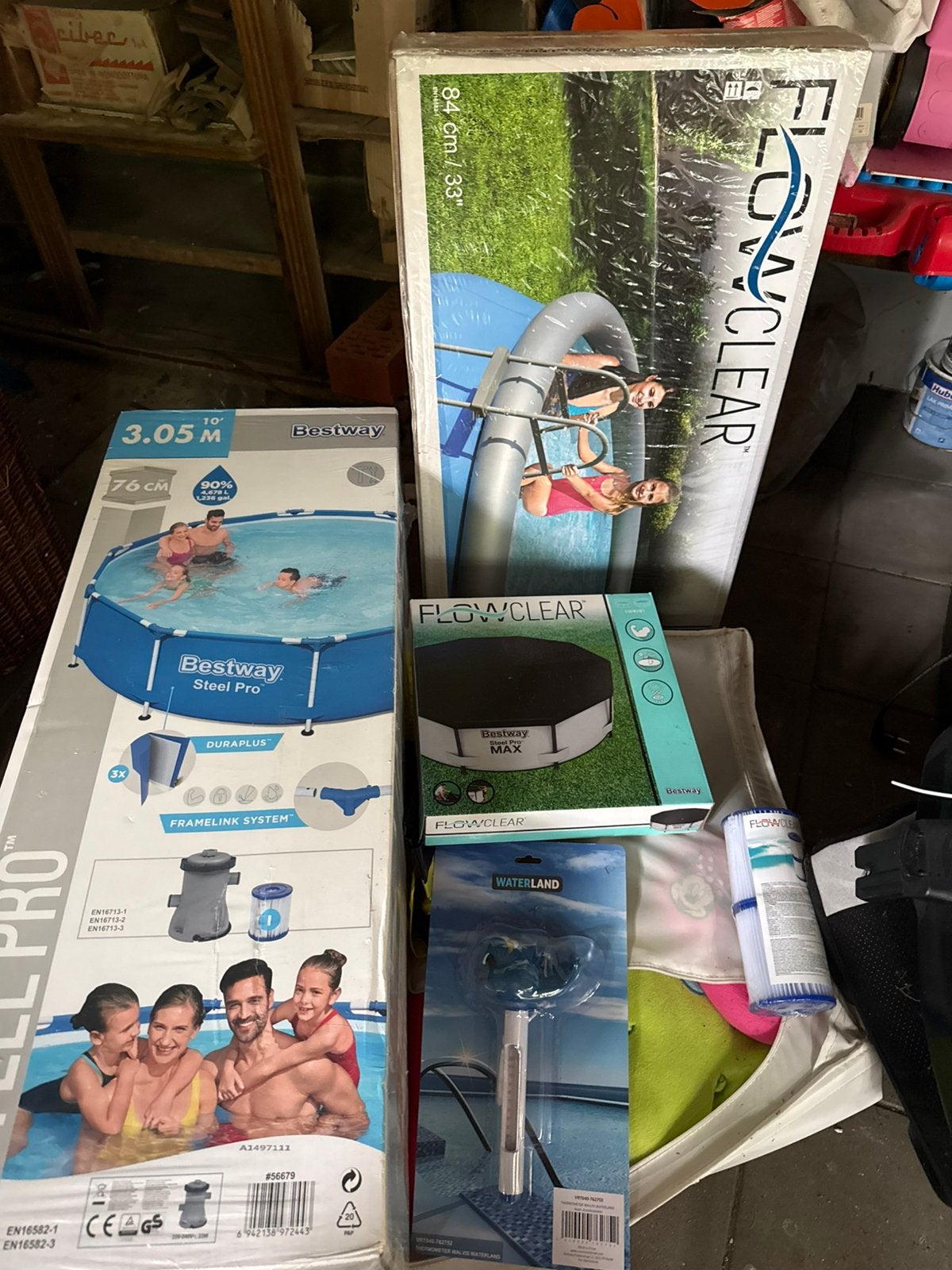 Bestway zwembad + accessoires, Ophalen, Zo goed als nieuw