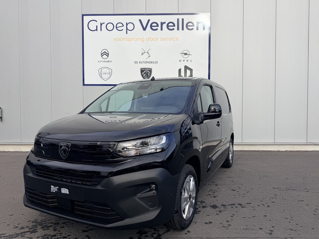 Peugeot Partner 130PK AUTOMAAT *0KM* NAVI - KEYLESS - SURRO, 4 deurs, 1498 cc, 0 kg, Zwart