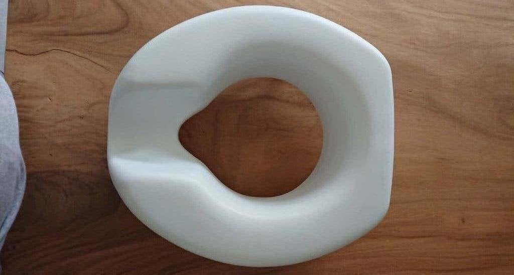 Toiletverhoger 10cm (Nottingham Rehab / NRS), Divers, Matériel Infirmier, Comme neuf, Enlèvement