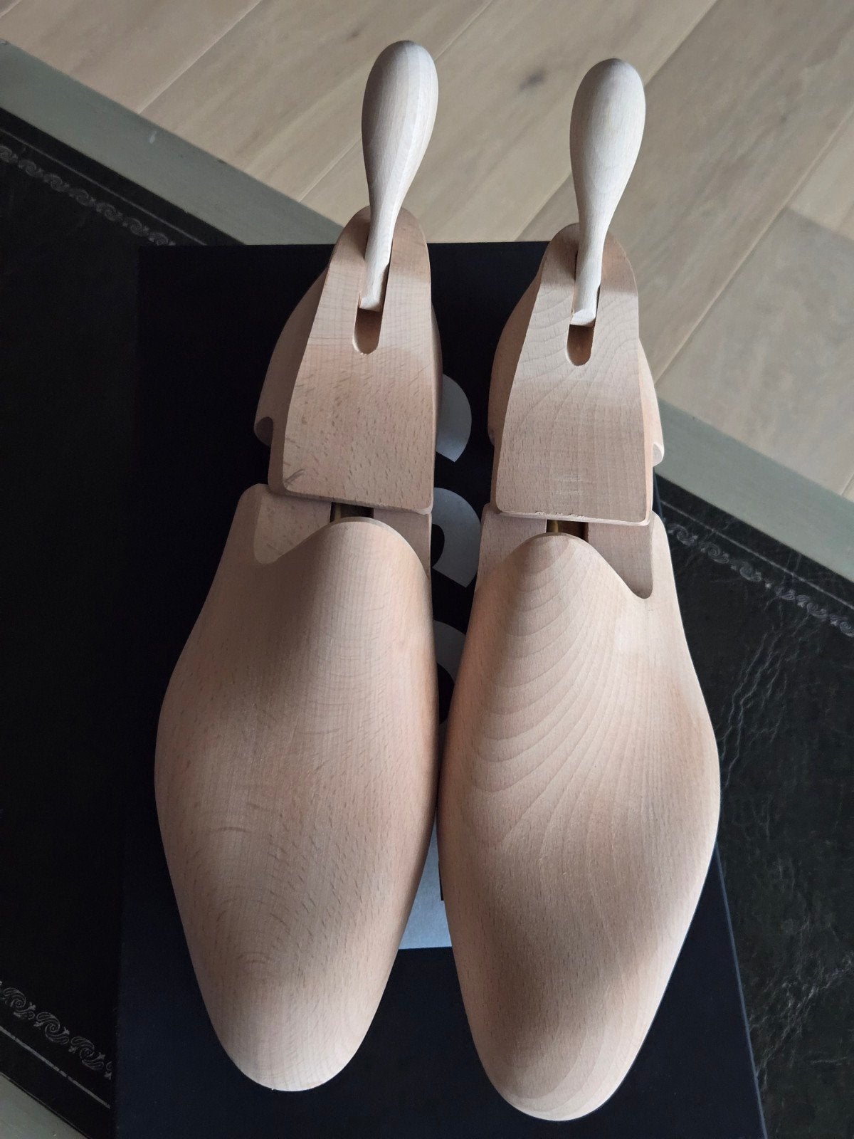 Paar luxe massief houten schoenen lijsten bestemd voor luxe, Ophalen, Nieuw, Overige typen