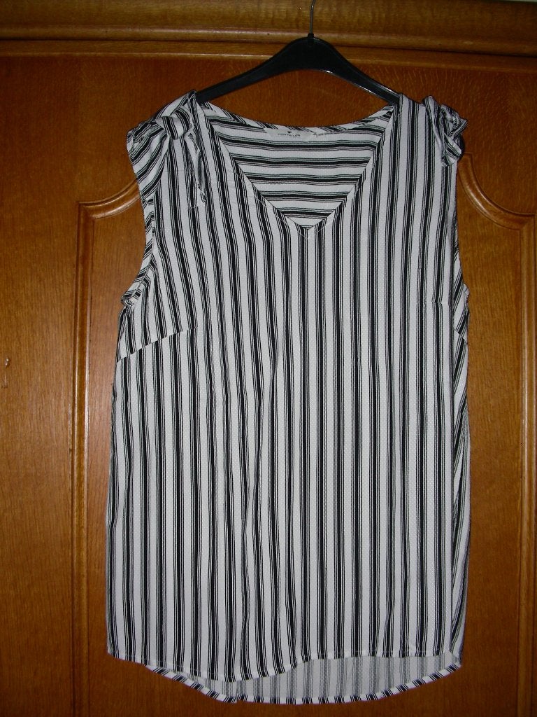 Zwart-wit gestreept bloesje zonder mouwen, Tom Tailor, 38, Vêtements | Femmes, Blouses & Tuniques, Taille 38/40 (M), Enlèvement ou Envoi