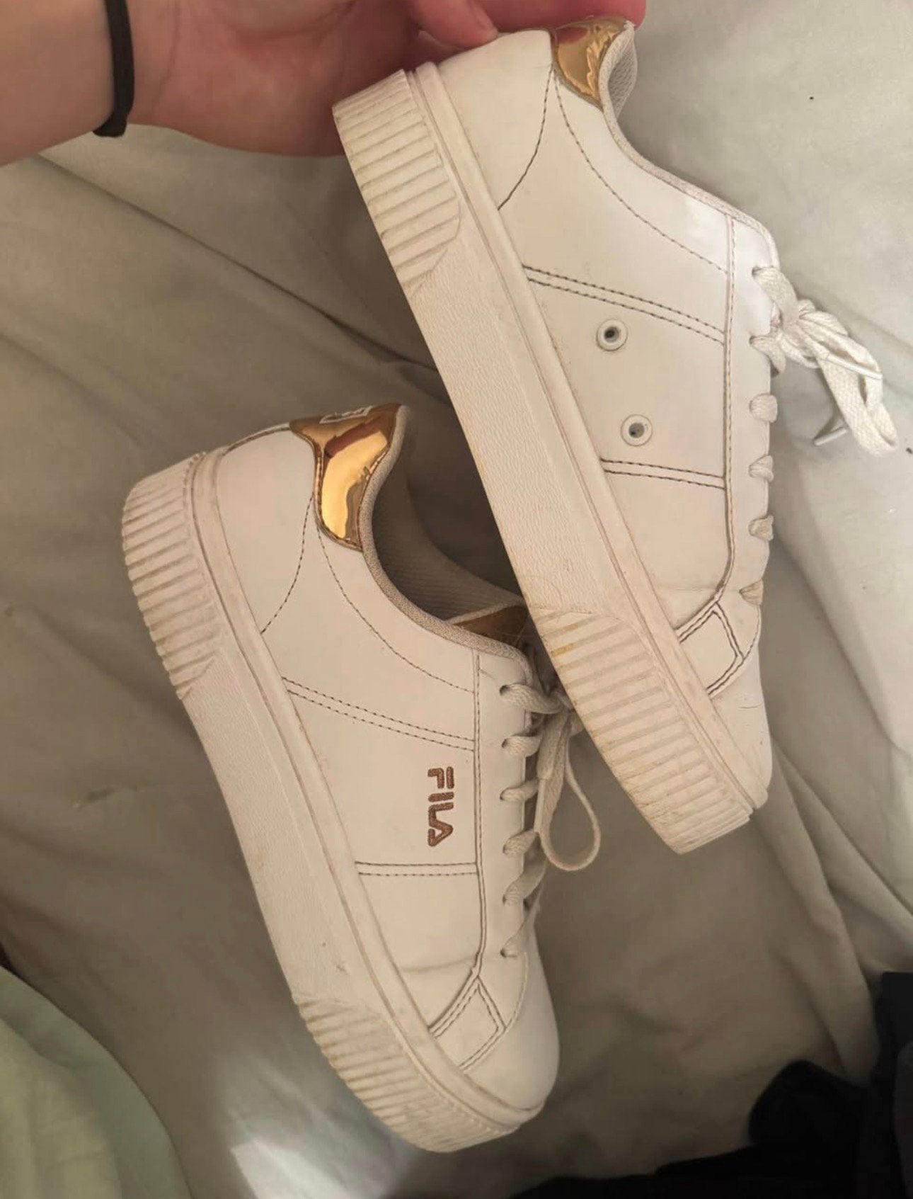 Fila schoenen, Ophalen, Zo goed als nieuw