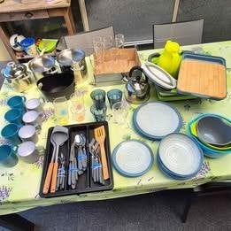 ustensiles de cuisine et de salle à manger pour camping-cars, Caravanes & Camping, Camping-car Accessoires, Comme neuf, Enlèvement