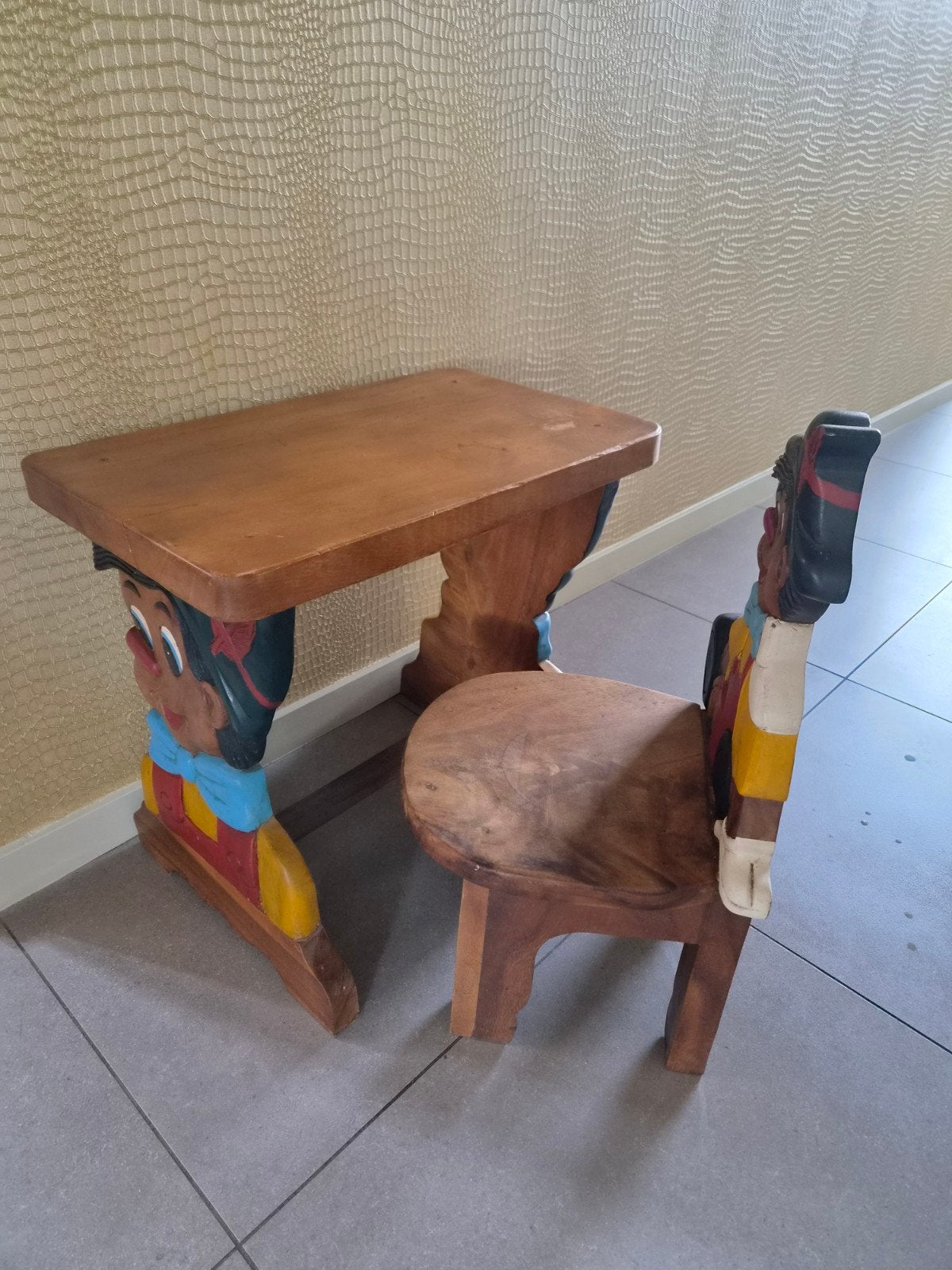 Oude vintage pinocchio kinderafdeling met stoel, Verzamelen, Disney, Ophalen